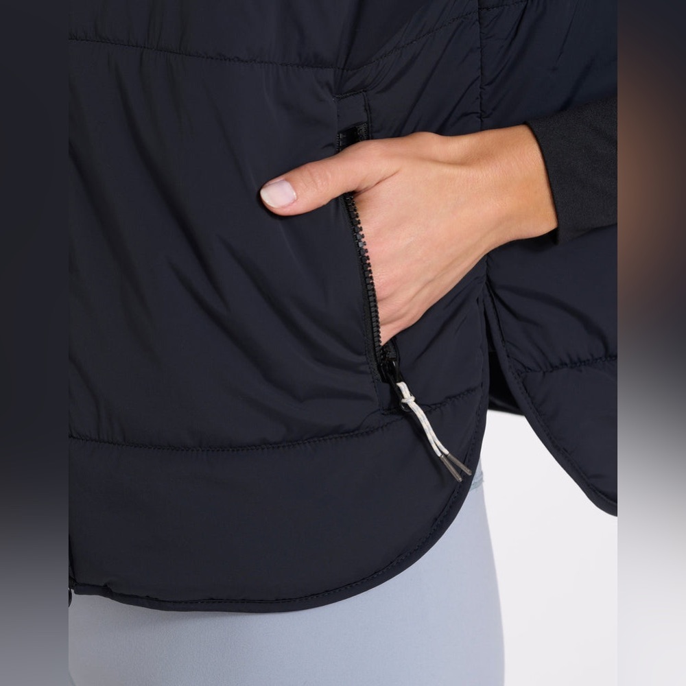 NWT Vuori Canyon Women’s Insulated Vest Black Size S - Picture 6 of 11